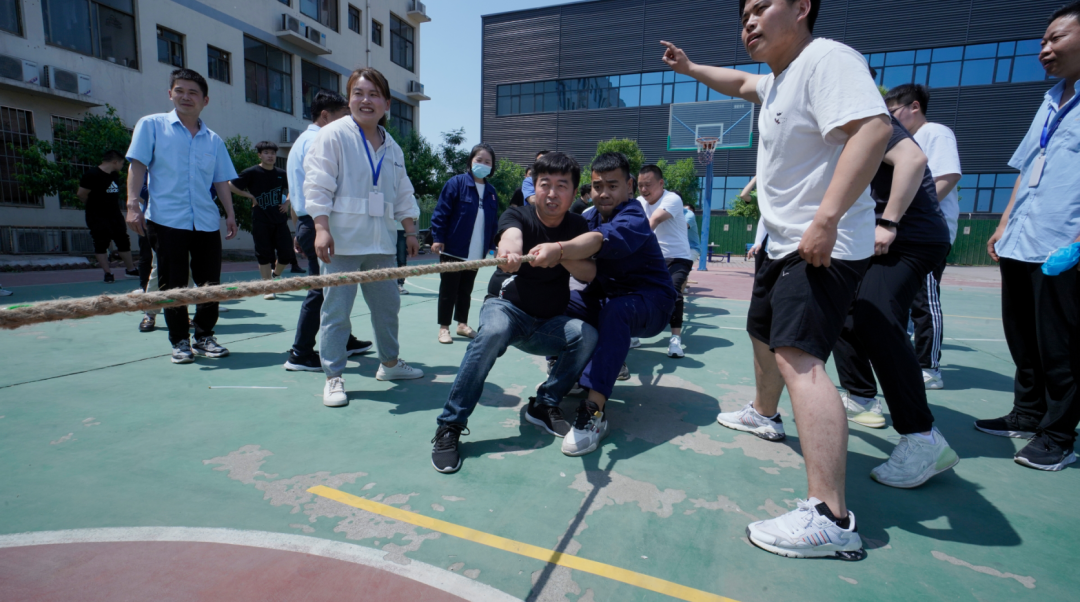 “运动强体质，，，，，，团结创佳绩” 尊龙集团食物举行2022年趣味运动会_尊龙集团