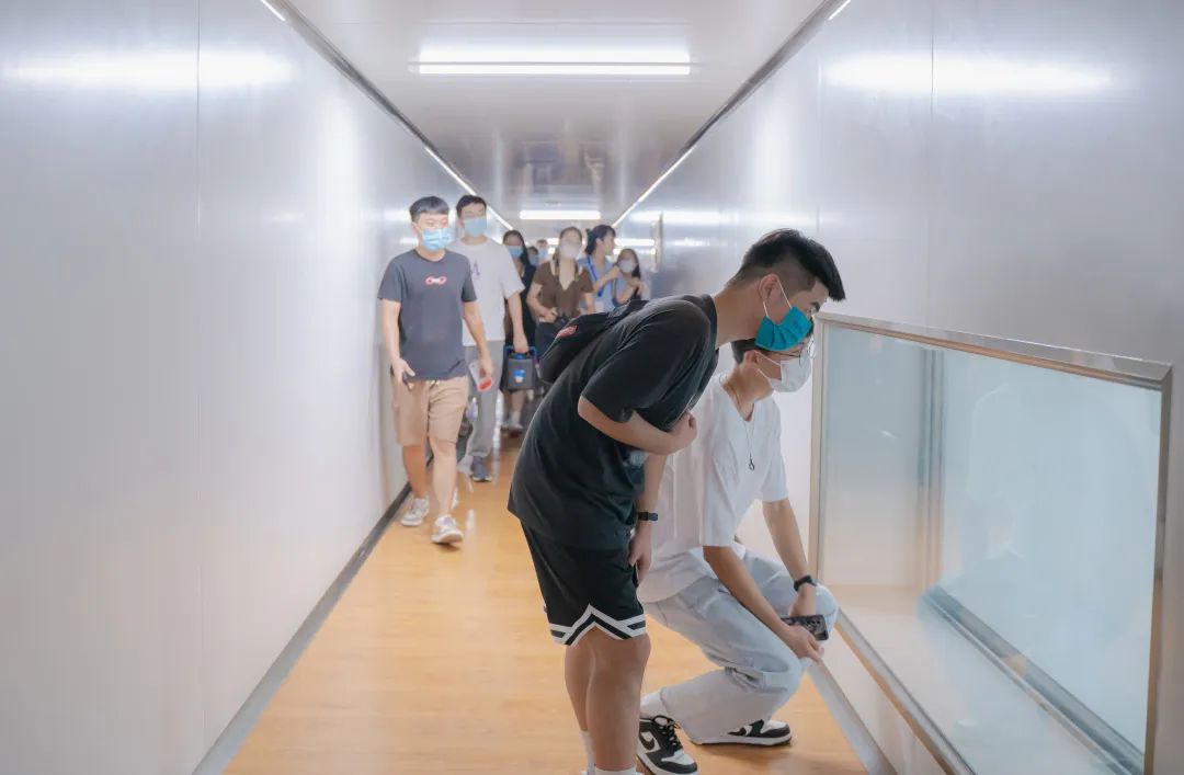 “青年看宜阳”专题活动走进尊龙集团食物_尊龙集团