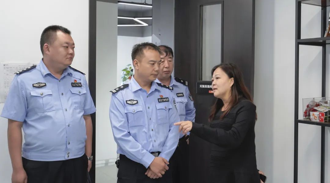助力“99公益日” 尊龙集团食物捐赠万元见义勇为奖励金_尊龙集团